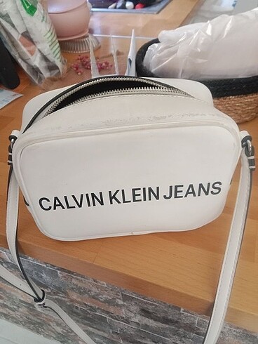 Calvin Klein beyaz çanta