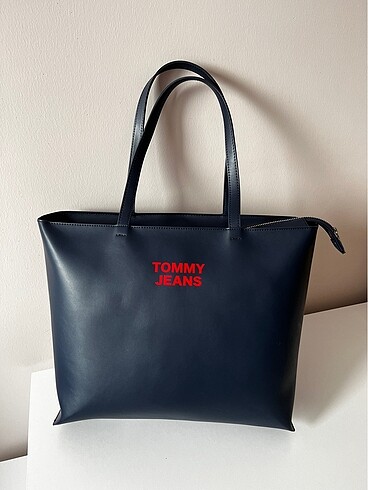 Tommy Hilfiger çanta - Görsel 2