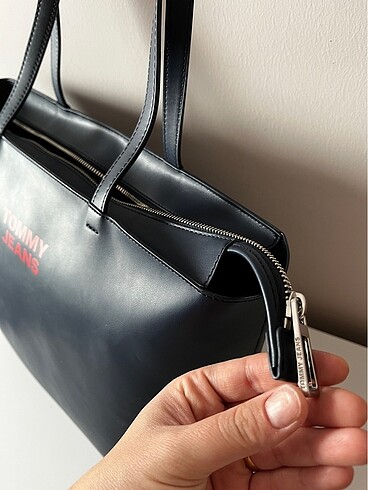Tommy Hilfiger çanta - Görsel 3