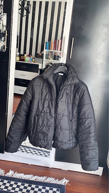 Zara Mont
