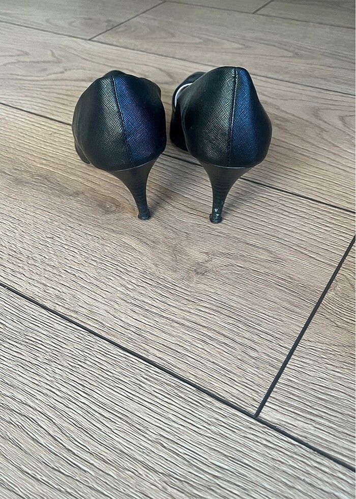 Siyah topuklu ayakkabı - Görsel 4