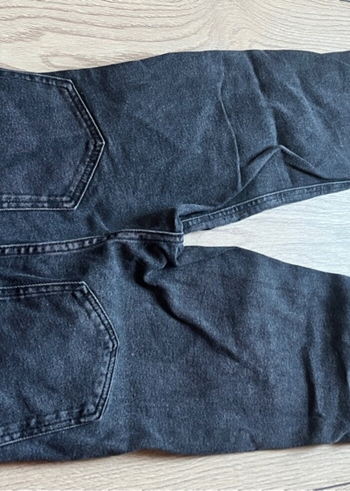 Stradivarius Mom slim fit kot pantolon - Görsel 4