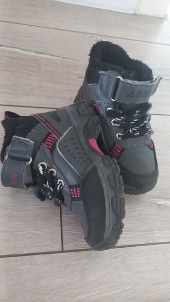 24 Beden gri Renk Kiz cocuk bot 24 25 numara 