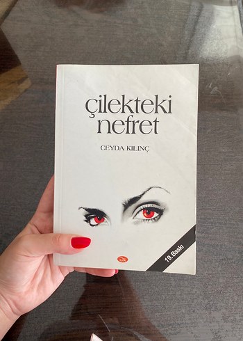 Çilekteki Nefret - Ceyda Kılınç