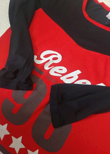 Kız Çocuk Kırmızı Rebel Baskılı Uzun Kollu Tişört - Görsel 3