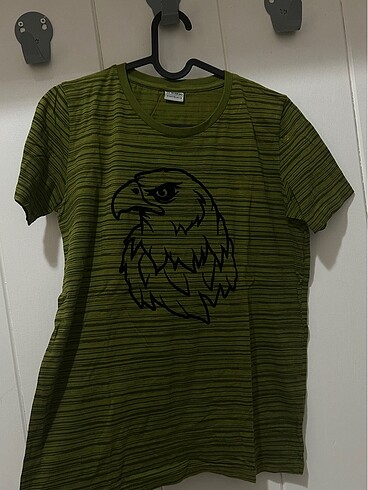 Yeşil t shirt