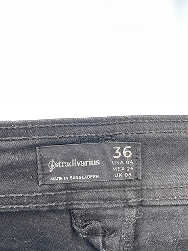 36 Beden siyah Renk Stradivarius Jean / Kot %70 İndirimli.