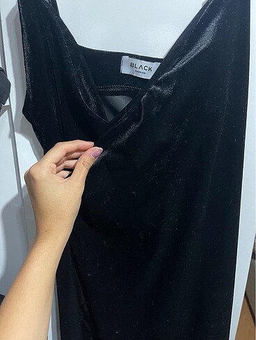 Trendyol & Milla Siyah Kadife Elbise