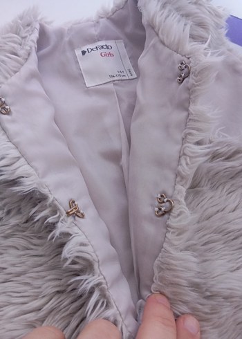 Kız Çocuk Gri Kürklü V Yaka Yelek - Görsel 3