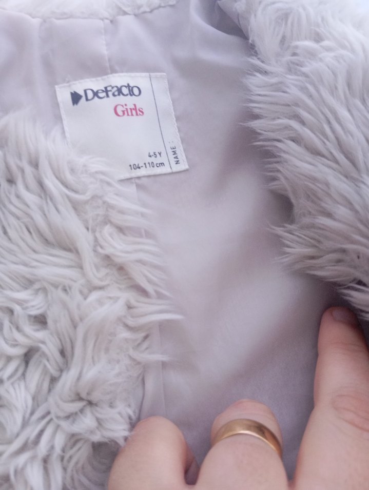 Kız Çocuk Gri Kürklü V Yaka Yelek - Görsel 2