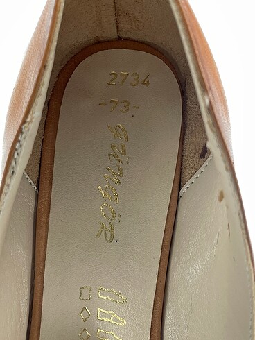 38 Beden çeşitli Renk PreLoved Platform %70 İndirimli.