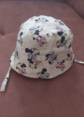 Beyaz Mickey Mouse Desenli Çocuk Şapkası