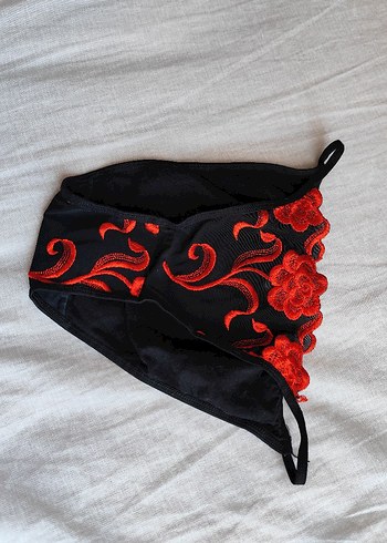 Kırmızı Nakışlı Gotik Kadın İç Çamaşırı