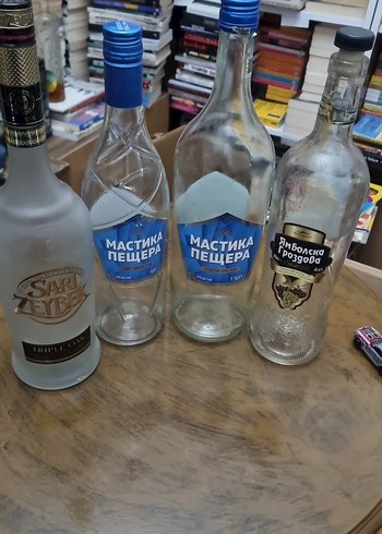 Beyaz Cam Şişeler Seti