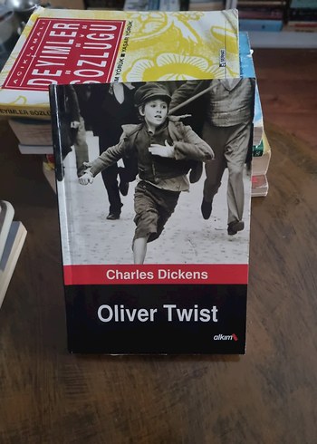 Oliver Twist - Charles Dickens