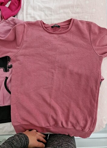 3 adet sweatshirt 1 adet kazak