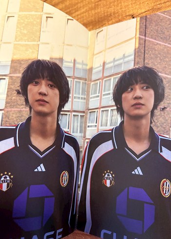 exo chanyeol upside down selfie versiyon albüm - Görsel 7