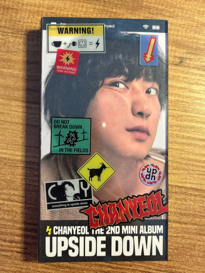 exo chanyeol upside down selfie versiyon albüm - Görsel 2