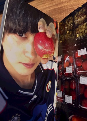 exo chanyeol upside down selfie versiyon albüm - Görsel 5