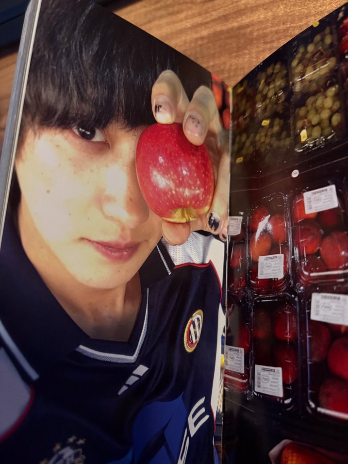 exo chanyeol upside down selfie versiyon albüm - Görsel 5