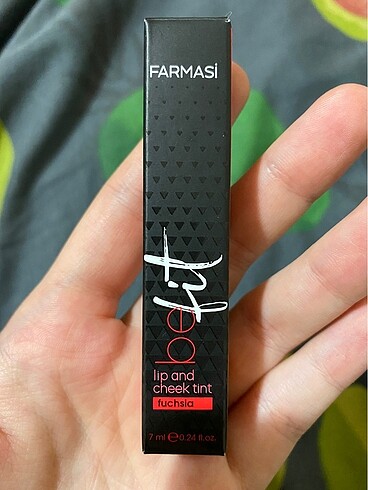 Farmasi be fit lip and cheek tint