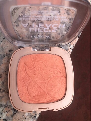 Loreal Paris Loreal paris life is a peach allık
