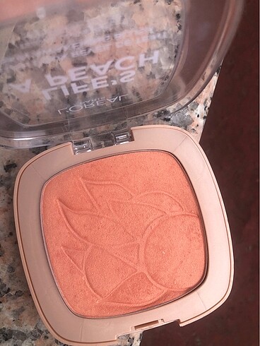  Beden Loreal paris life is a peach allık