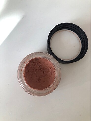  Beden Nars hushed allık
