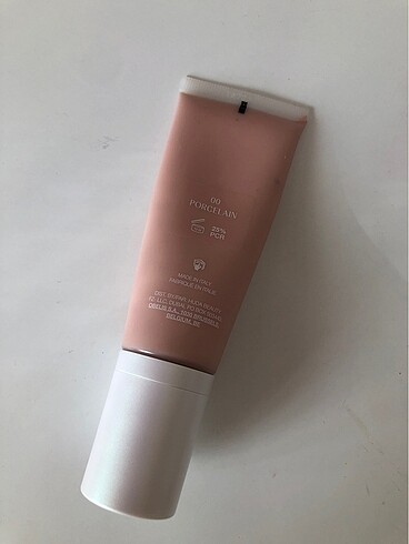 Huda Beauty Huda beauty glowish skin tint porcelain