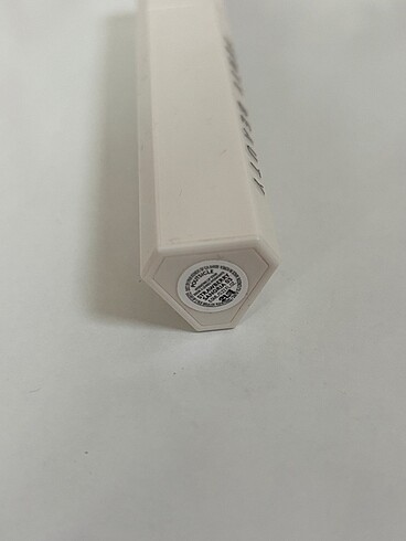  Beden Fenty beauty tint strawberry sangria