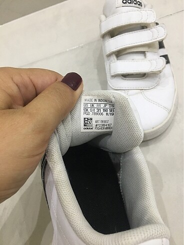 30 Beden çeşitli Renk Adidas spor ayakkabı