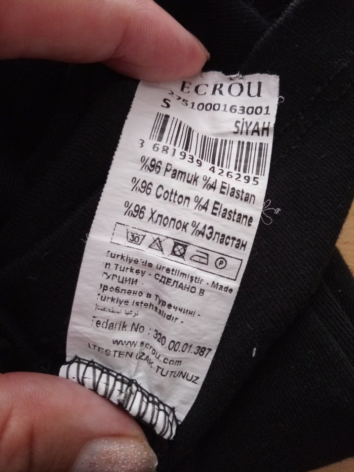 Siyah Yüksek Yakalı Kolsuz Kadın Atlet - Görsel 4