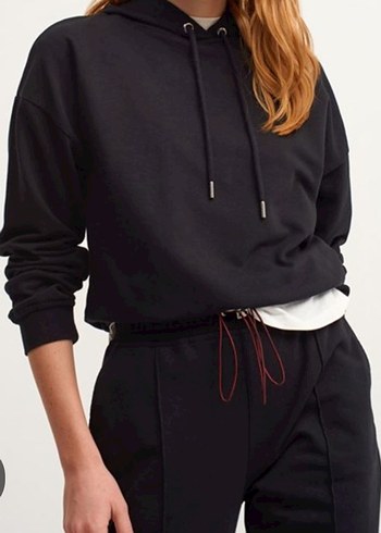 Siyah Kapüşonlu Uzun Kollu Crop (kısa) Sweatshirt - Görsel 7