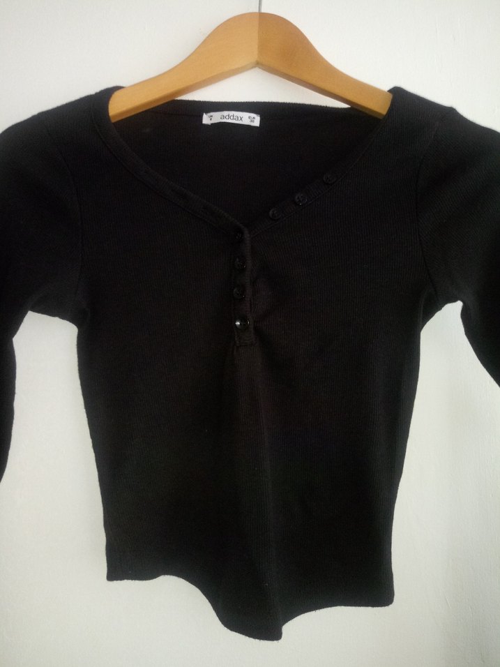 Addax Siyah Düğmeli Uzun Kollu Tişört - Görsel 4