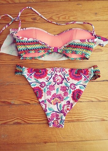 36 Beden Penti Çiçekli Alt Üst Bikini Takım