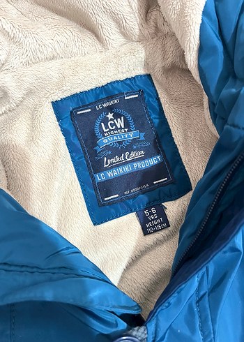 Erkek Çocuk Mavi Düğmeli Mont - Görsel 3