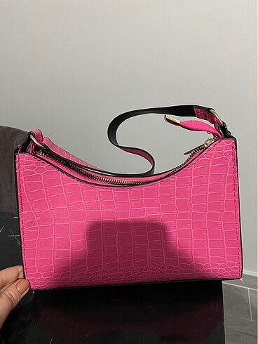 Pembe omuz çantası