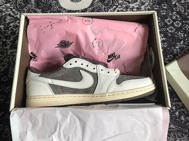 44 Beden Air Jordan 1 Travis Scott Reverse mocha