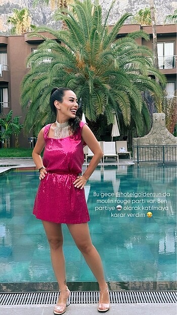 Pembe payetli elbise
