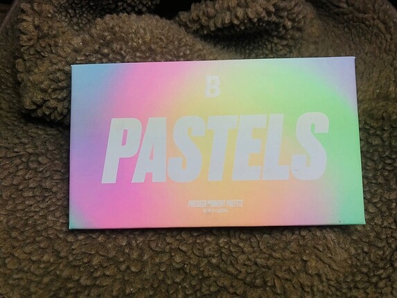 Pastels palette
