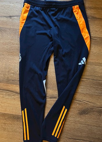 Adidas l