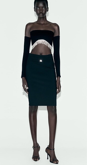 Zara tasli crop