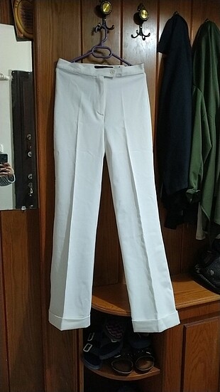 Tuzi markalı beyaz kumaş pantalon 38 beden