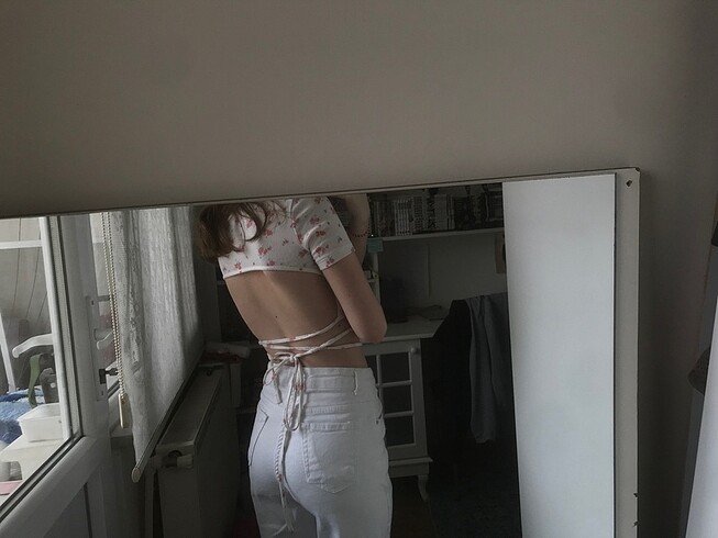 Diğer sırtı acık crop