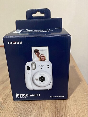 Instax Mini 11 Beyaz Fotoğraf Makinesi