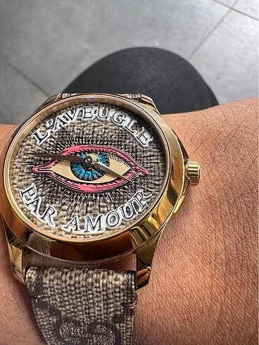 Gucci saat