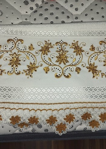 Beden beyaz Renk Nakışlı Beyaz Havlu Seti