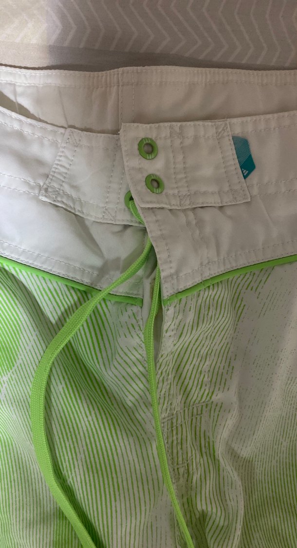 Yeşil Bağcıklı Erkek Mini Şort - Görsel 4