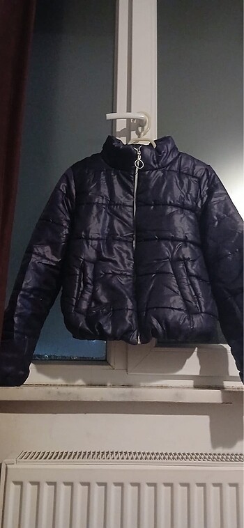 Kısa şişme mont