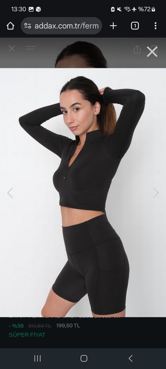 Siyah Fermuarlı Yarım Crop Spor Üst - Görsel 3